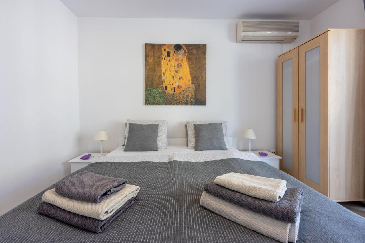 Apartment Vito Njivice Extérieur photo